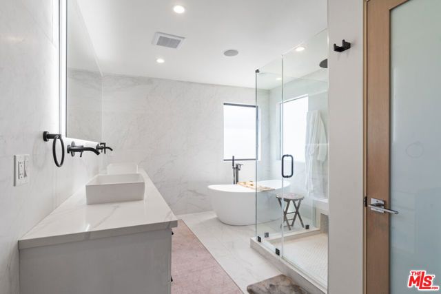 3207 Thatcher Avenue, Marina Del Rey, CA 90292