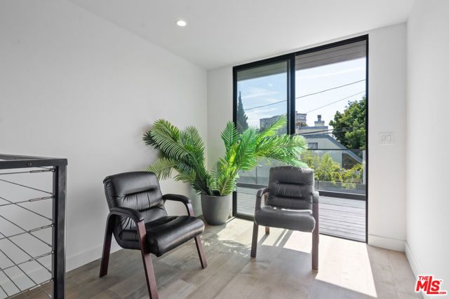 3207 Thatcher Avenue, Marina Del Rey, CA 90292