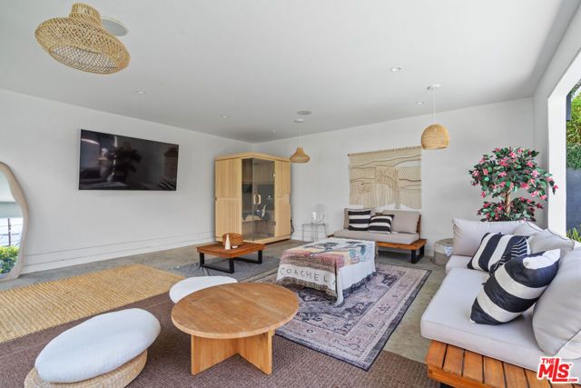 3207 Thatcher Avenue, Marina Del Rey, CA 90292