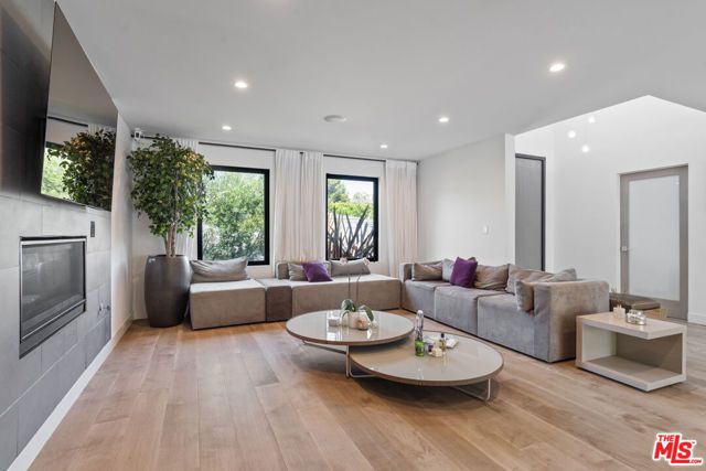 3207 Thatcher Avenue, Marina Del Rey, CA 90292