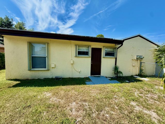 4783 Gladiator Circle, Greenacres, FL 33463