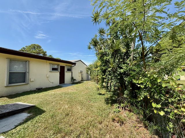 4783 Gladiator Circle, Greenacres, FL 33463