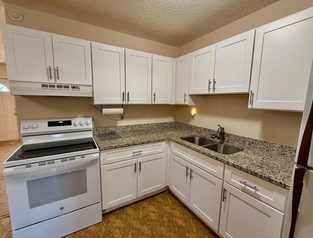 4783 Gladiator Circle, Greenacres, FL 33463