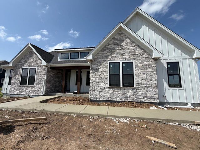 N63W35852 Frederick DRIVE, Oconomowoc, WI 53066