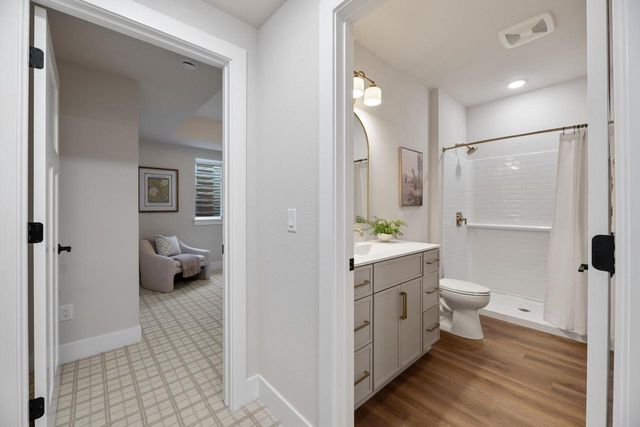 N63W35852 Frederick DRIVE, Oconomowoc, WI 53066