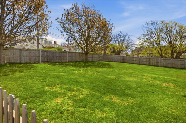 2 Stimpson Street, Middletown, RI 02842