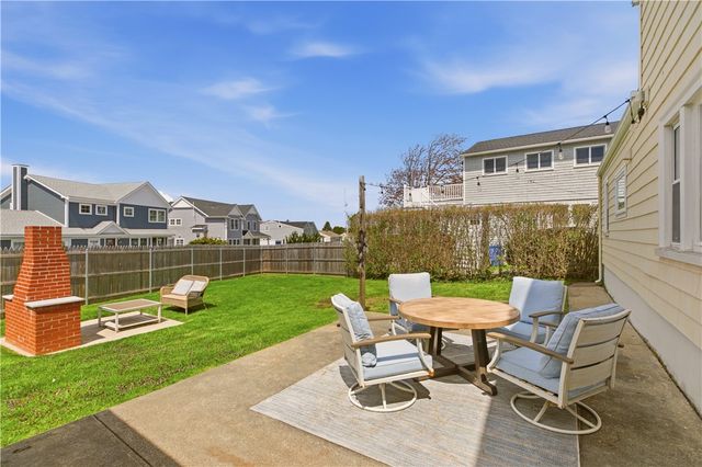 2 Stimpson Street, Middletown, RI 02842