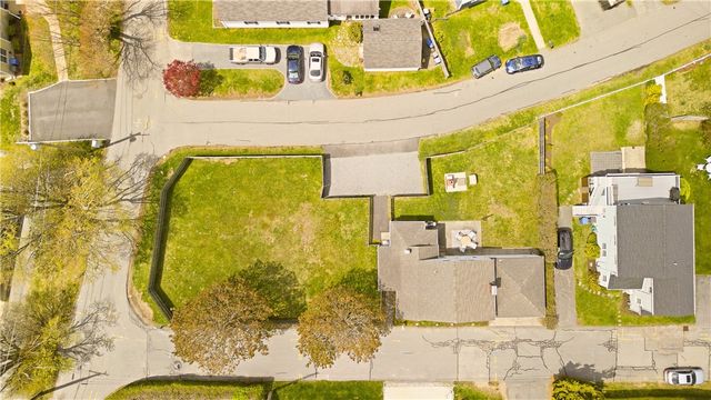 2 Stimpson Street, Middletown, RI 02842