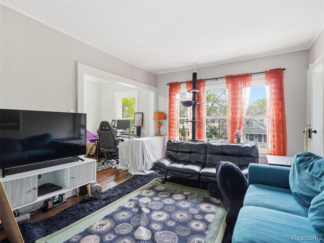 1123 Wayburn Street, Grosse Pointe, MI 48230
