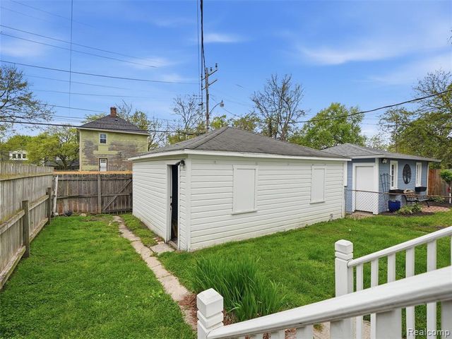 1123 Wayburn Street, Grosse Pointe, MI 48230