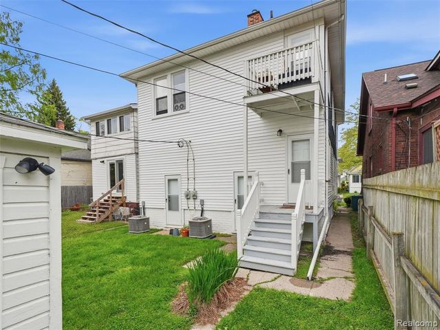 1123 Wayburn Street, Grosse Pointe, MI 48230