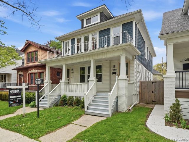 1123 Wayburn Street, Grosse Pointe, MI 48230