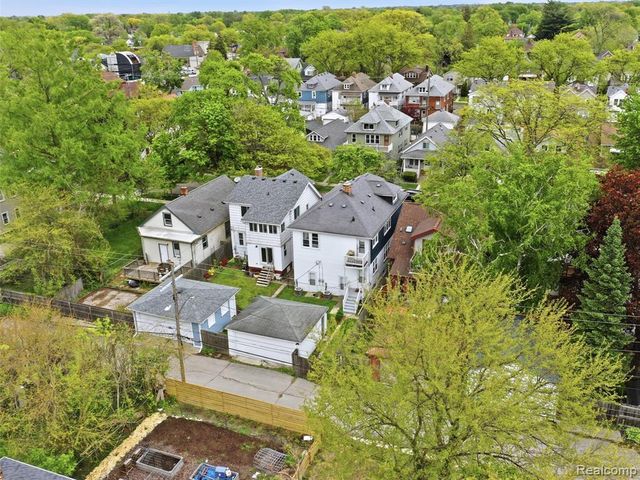 1123 Wayburn Street, Grosse Pointe, MI 48230