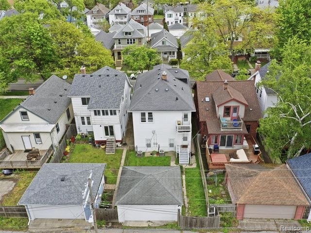 1123 Wayburn Street, Grosse Pointe, MI 48230