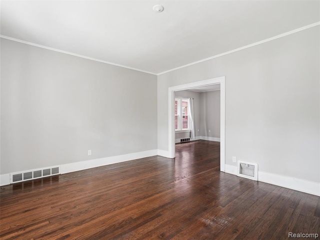 1123 Wayburn Street, Grosse Pointe, MI 48230