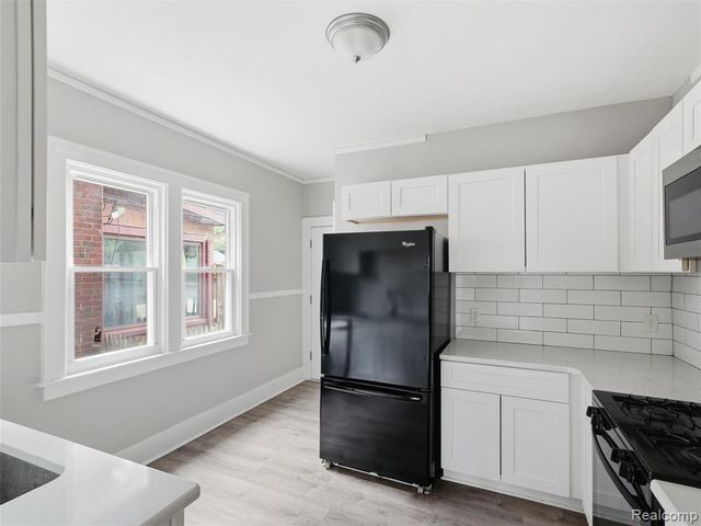 1123 Wayburn Street, Grosse Pointe, MI 48230