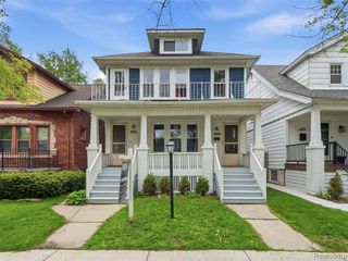 1123 Wayburn Street, Grosse Pointe, MI 48230