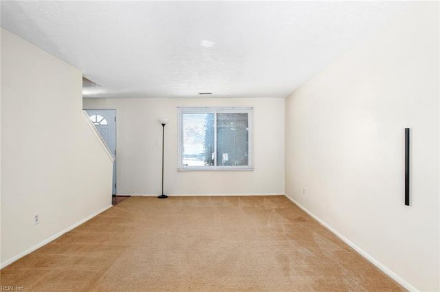 1503 Peabody DR, Hampton, VA 23666