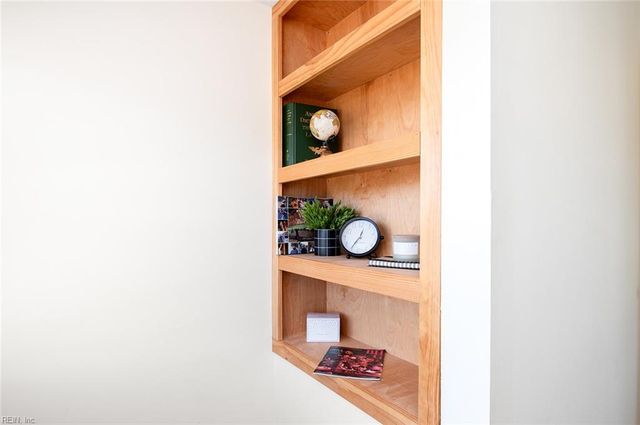 1503 Peabody DR, Hampton, VA 23666