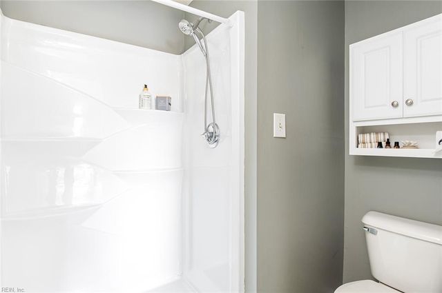 1503 Peabody DR, Hampton, VA 23666