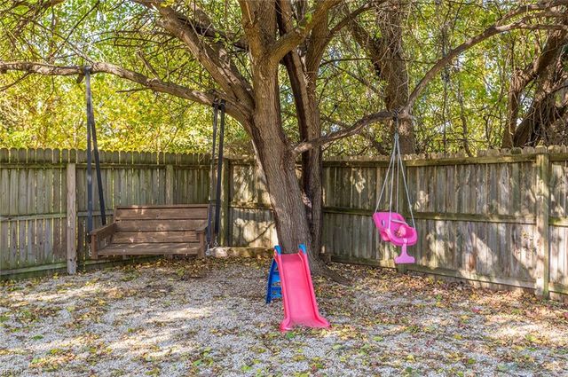 1503 Peabody DR, Hampton, VA 23666