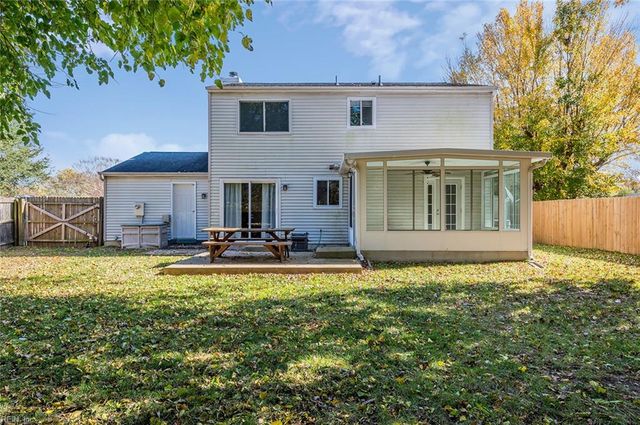 1503 Peabody DR, Hampton, VA 23666