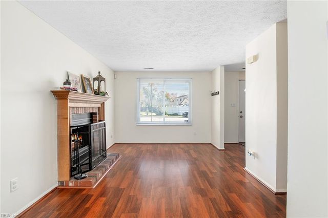 1503 Peabody DR, Hampton, VA 23666