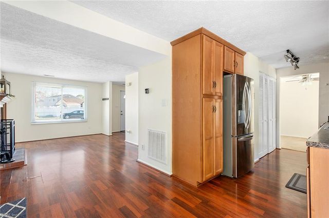 1503 Peabody DR, Hampton, VA 23666