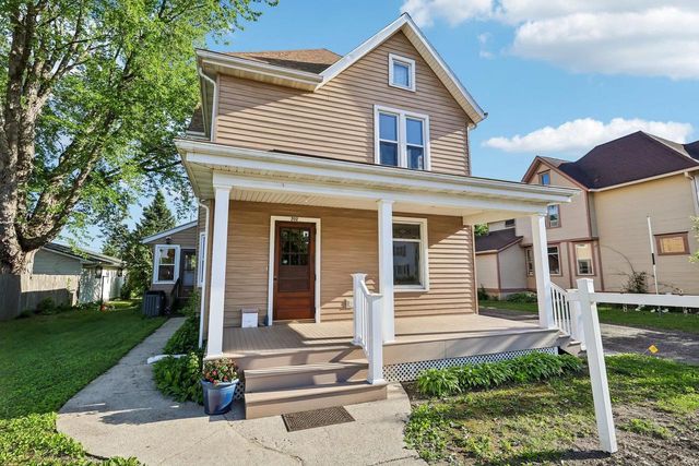 202 W 3rd Street, Waunakee, WI 53597