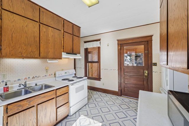 202 W 3rd Street, Waunakee, WI 53597
