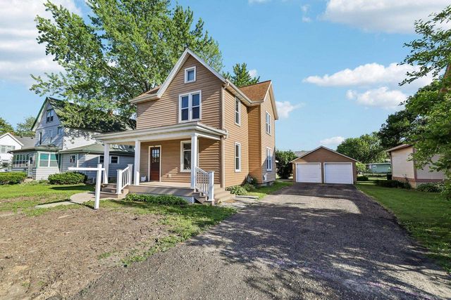 202 W 3rd Street, Waunakee, WI 53597