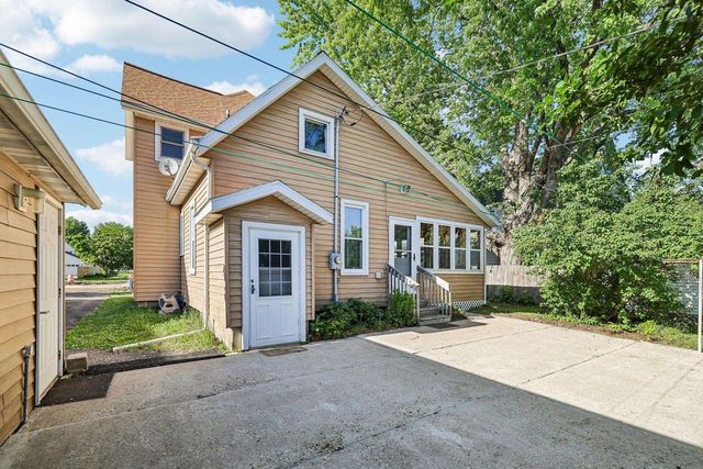 202 W 3rd Street, Waunakee, WI 53597