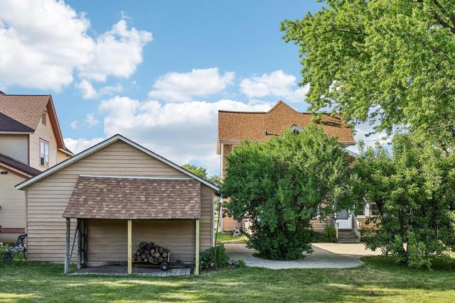 202 W 3rd Street, Waunakee, WI 53597