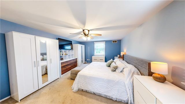 1388 Falla Dr, Bethel Park, PA 15102
