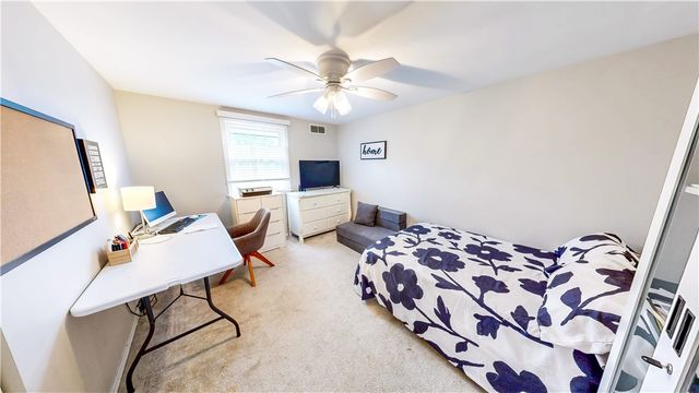 1388 Falla Dr, Bethel Park, PA 15102