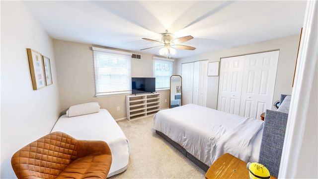 1388 Falla Dr, Bethel Park, PA 15102