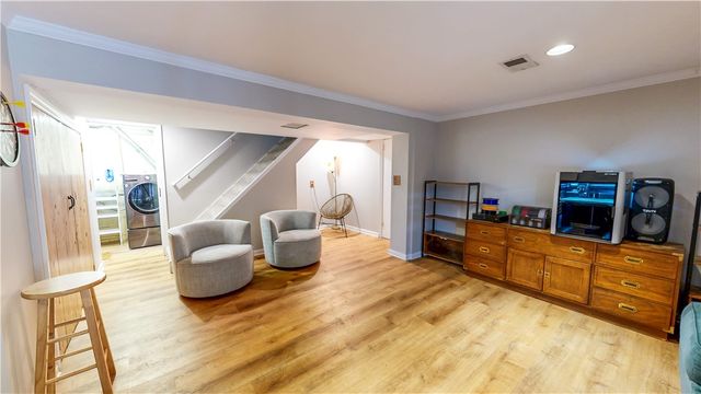 1388 Falla Dr, Bethel Park, PA 15102
