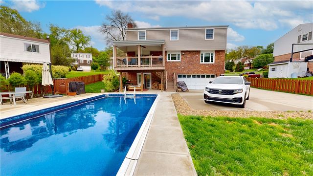 1388 Falla Dr, Bethel Park, PA 15102