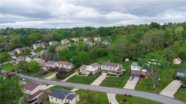 1388 Falla Dr, Bethel Park, PA 15102