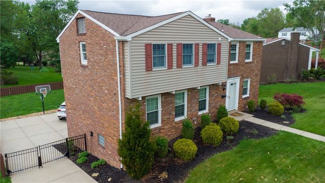 1388 Falla Dr, Bethel Park, PA 15102