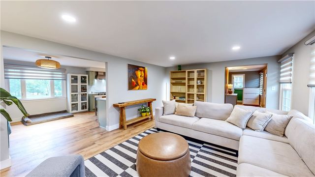 1388 Falla Dr, Bethel Park, PA 15102