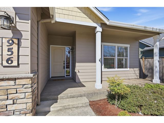 956 KAYLEE Ave, Junction City, OR 97448