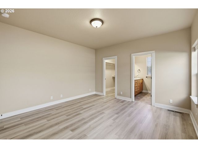 956 KAYLEE Ave, Junction City, OR 97448