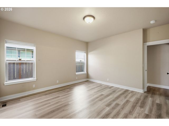 956 KAYLEE Ave, Junction City, OR 97448