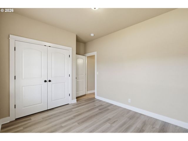 956 KAYLEE Ave, Junction City, OR 97448