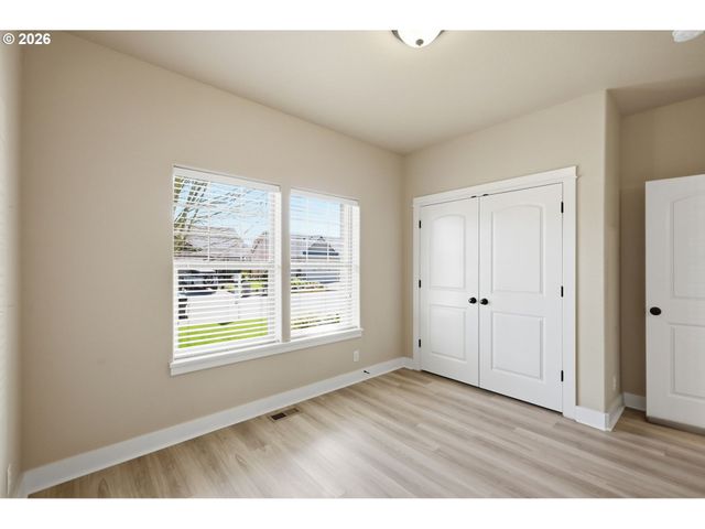 956 KAYLEE Ave, Junction City, OR 97448