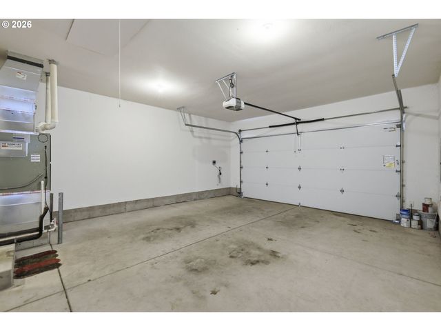 956 KAYLEE Ave, Junction City, OR 97448