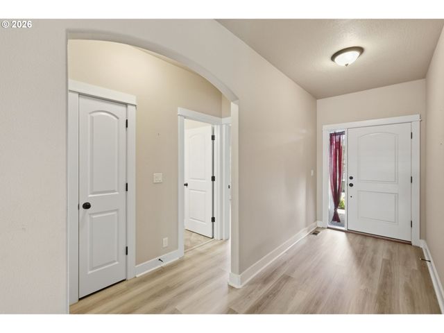 956 KAYLEE Ave, Junction City, OR 97448