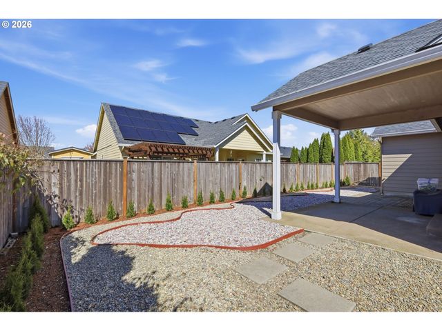 956 KAYLEE Ave, Junction City, OR 97448