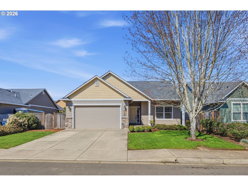 956 KAYLEE Ave, Junction City, OR 97448